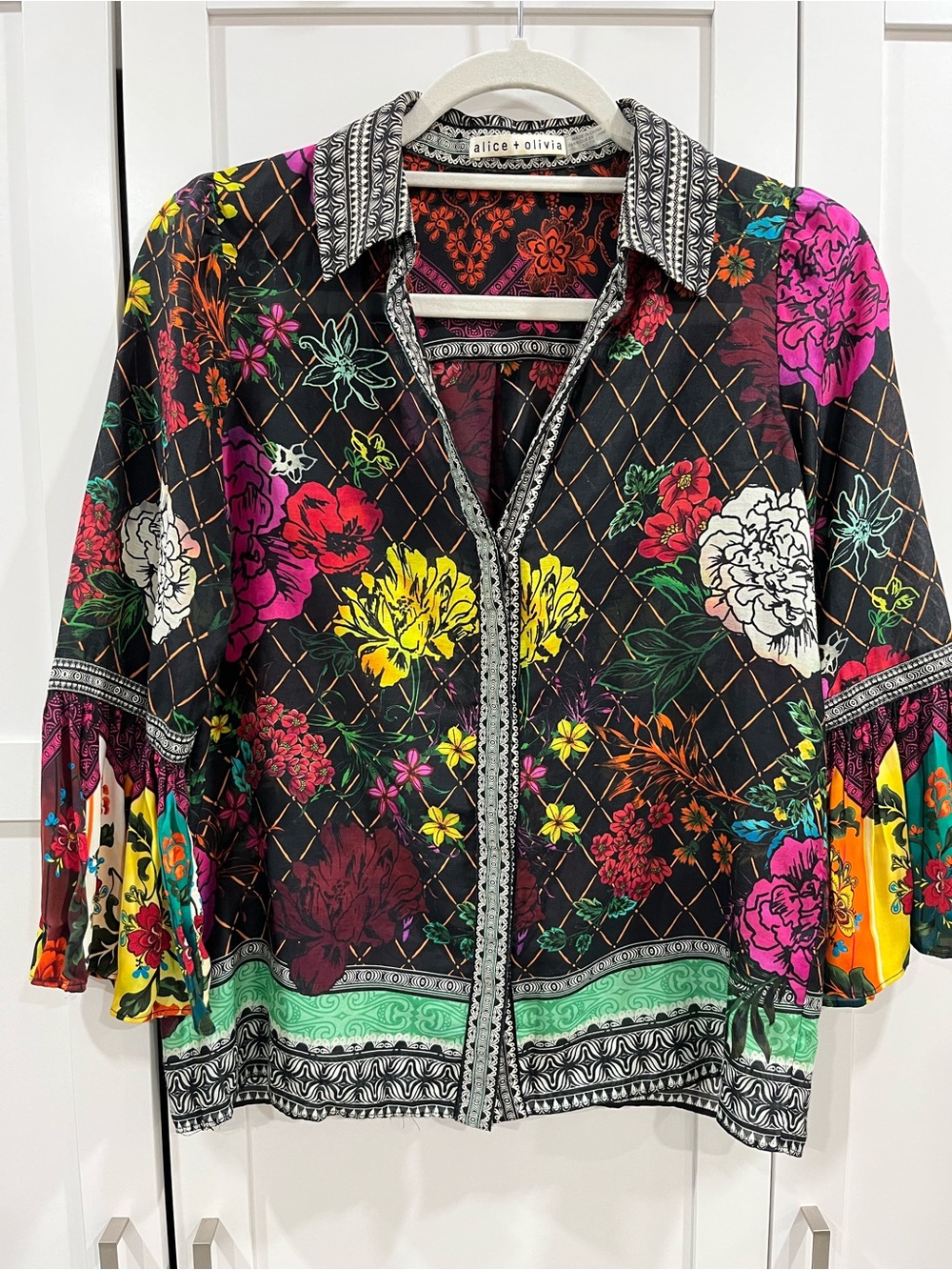 Alice + Olivia Black Button-Down Floral Print Blouse with Multicolor Accents